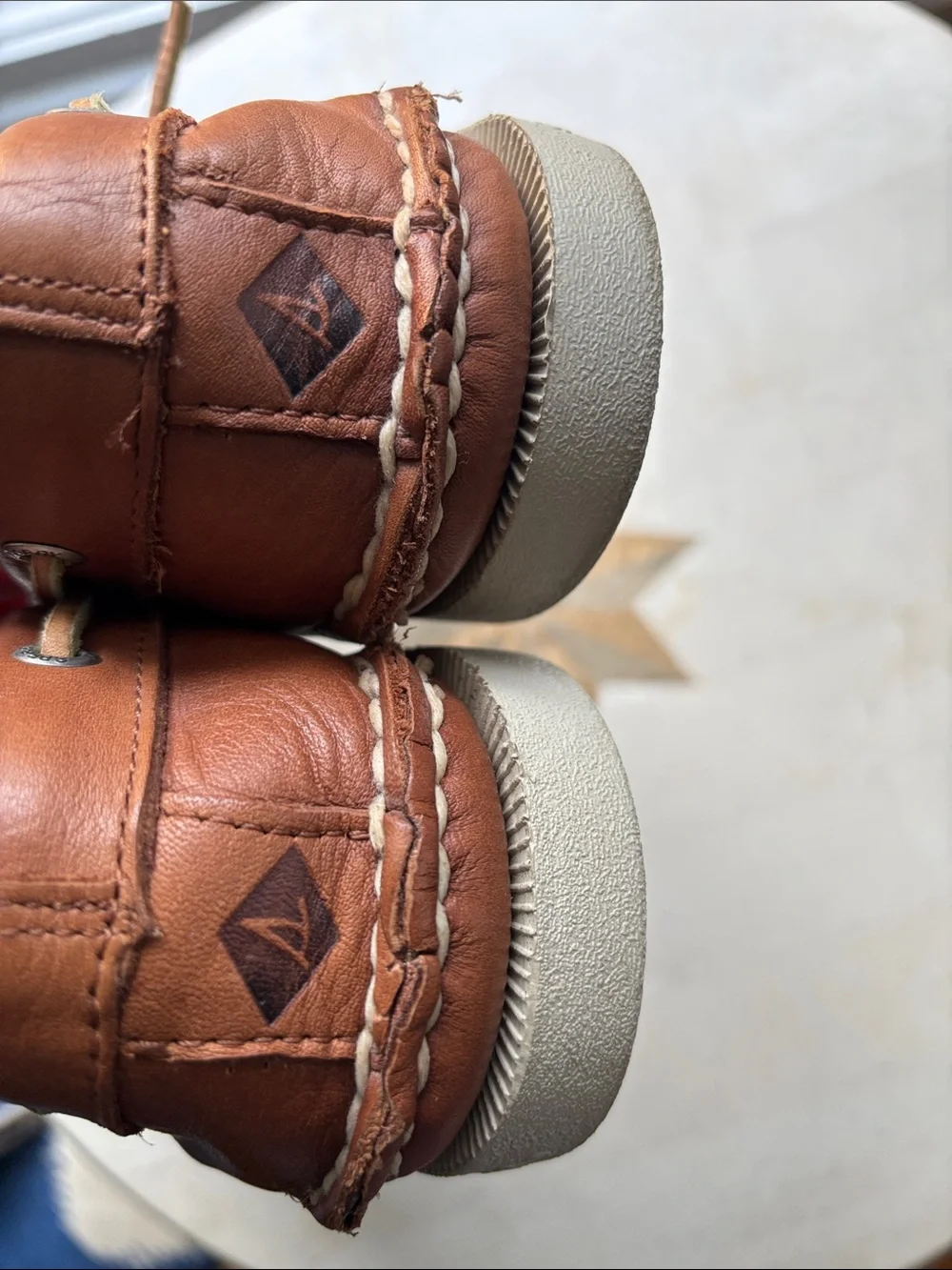 Sperry Men’s Brown Leather 2-Eye Boat Shoes with Green Laces 8.5M